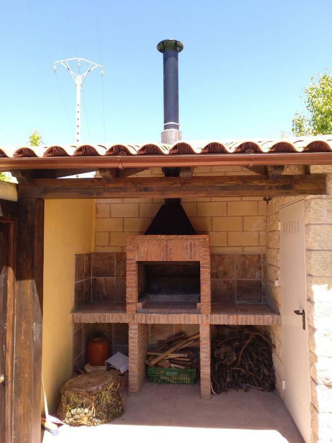 La Casita Del Abuelo Villa Villalmanzo Exterior photo